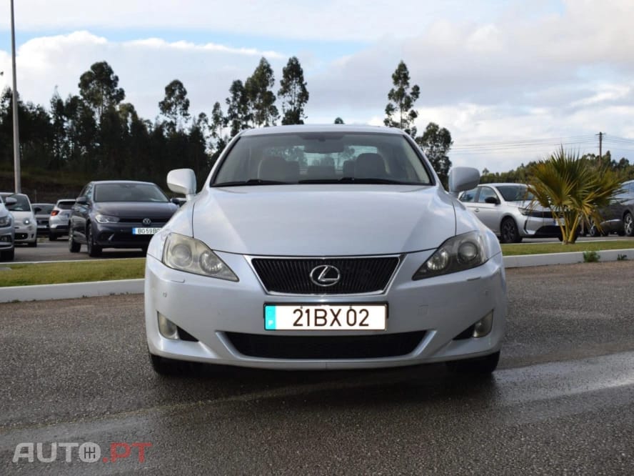 Lexus IS 220