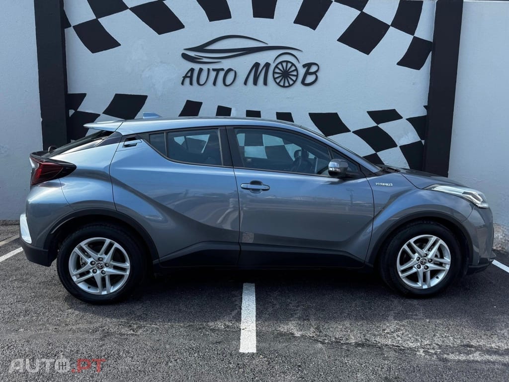 Toyota C-HR 1.8 Hybrid Square Collection