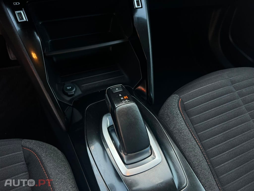 Peugeot E-2008 50 kWh Active Pack