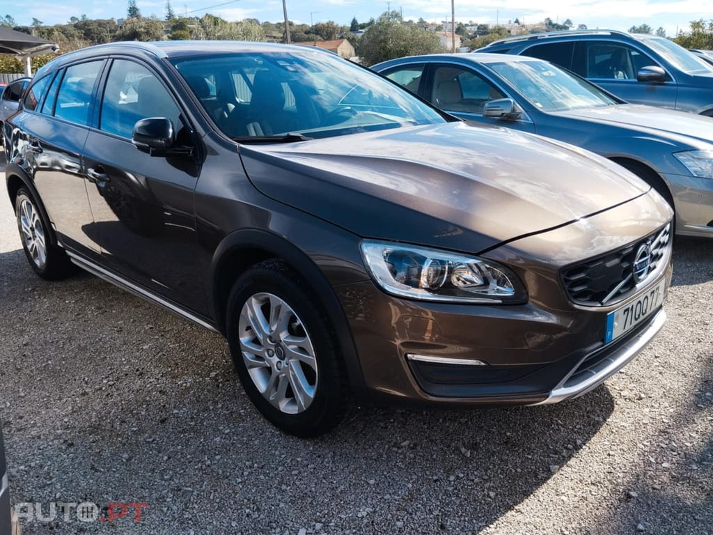 Volvo V60 Cross Country 2.0d 150CV