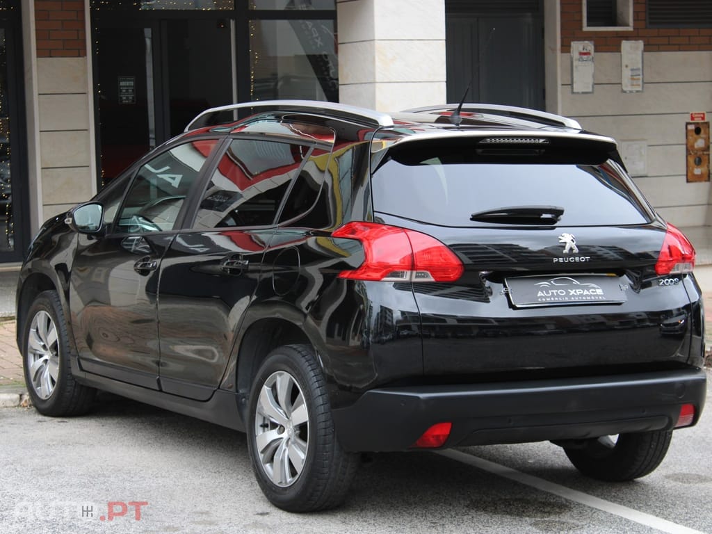 Peugeot 2008 1.2 PureTech Allure