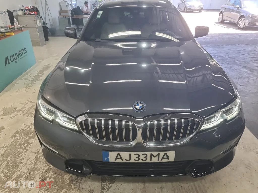 BMW 330 e Touring Line Luxury Auto