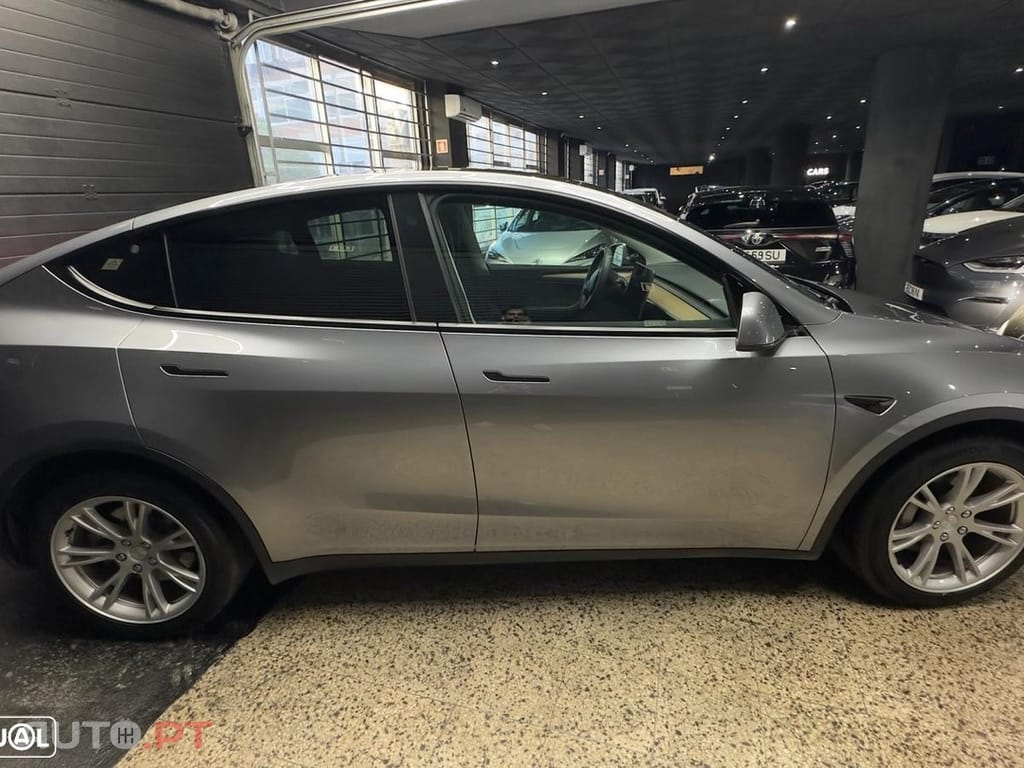 Tesla Model Y Long Range Tração Integral