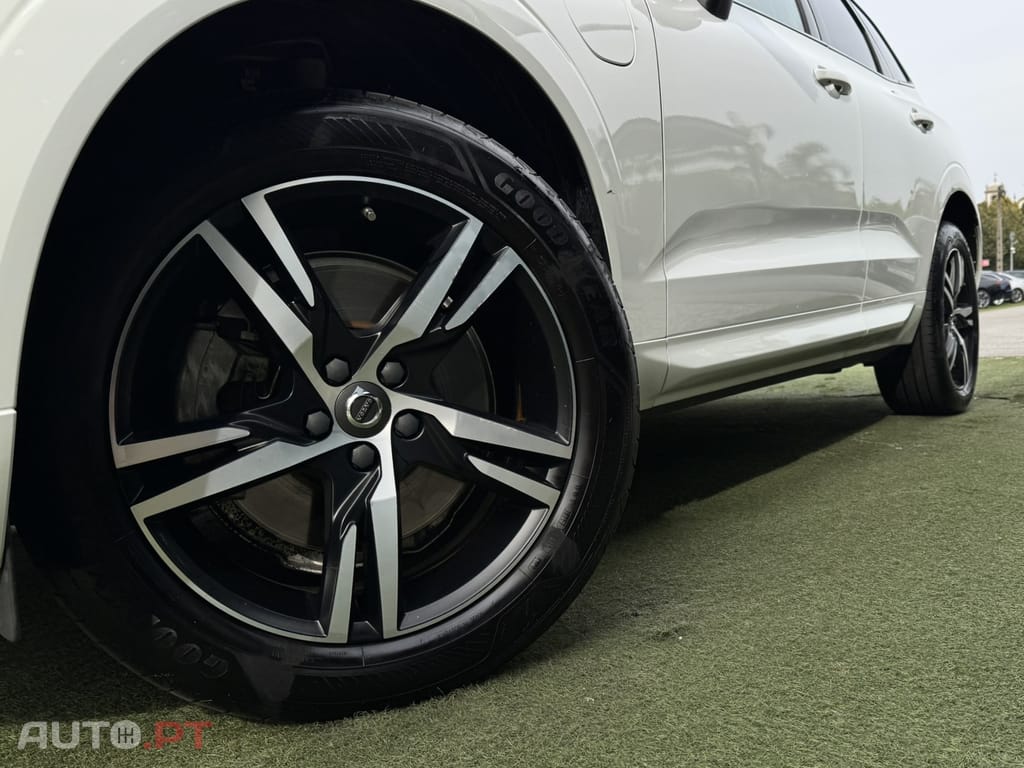 Volvo XC60 2.0 T6 PHEV R-Design AWD