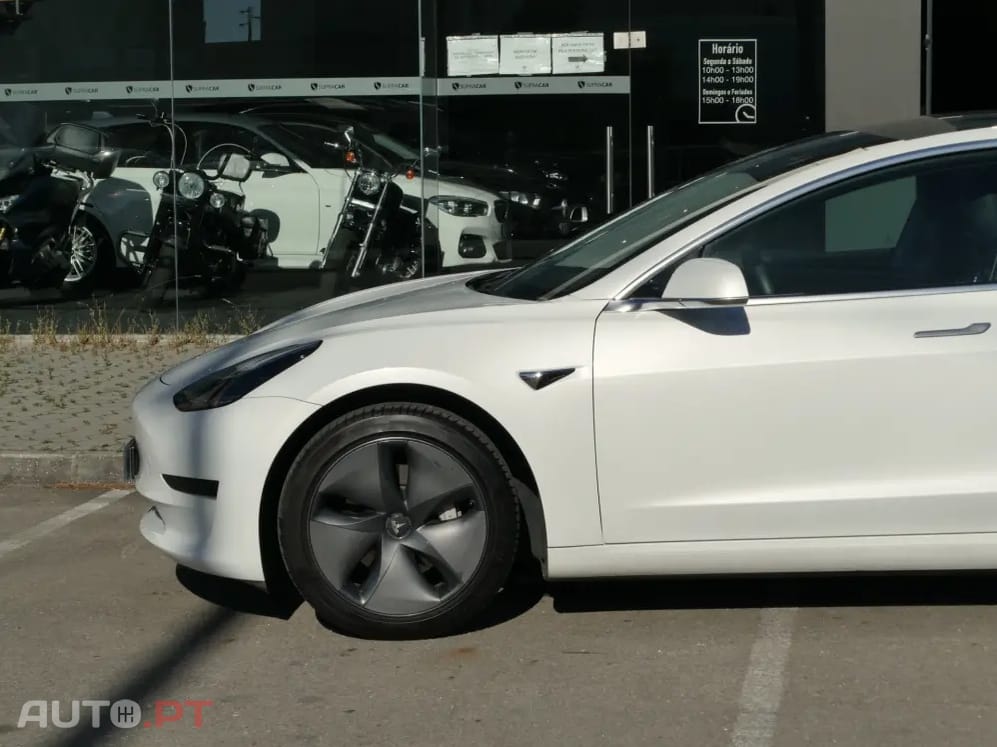 Tesla Model 3 Standard Range Plus RWD