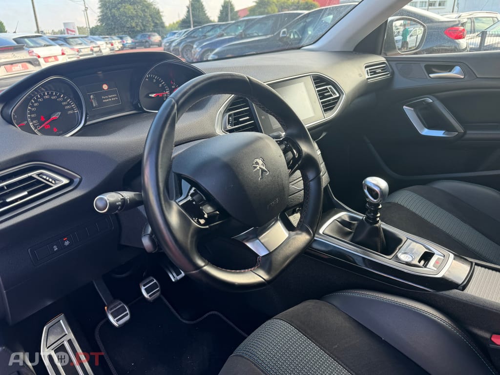 Peugeot 308 PureTech 130 GPF Stop & Start Tech Edition