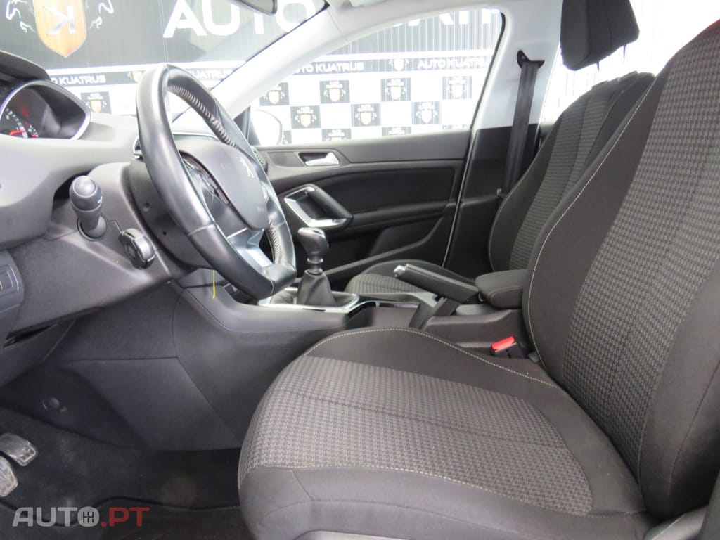 Peugeot 308 1.5 BlueHDi Business Line