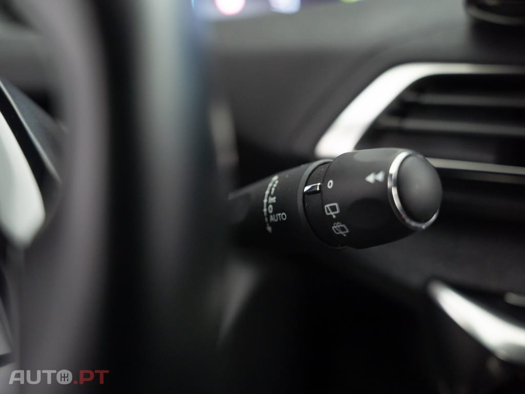 Peugeot 3008 1.6 Hybrid Allure e-EAT8