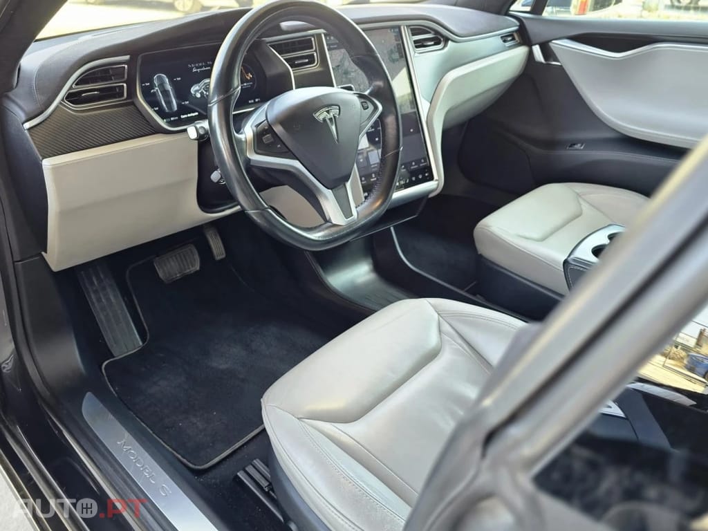 Tesla Model S S 85D