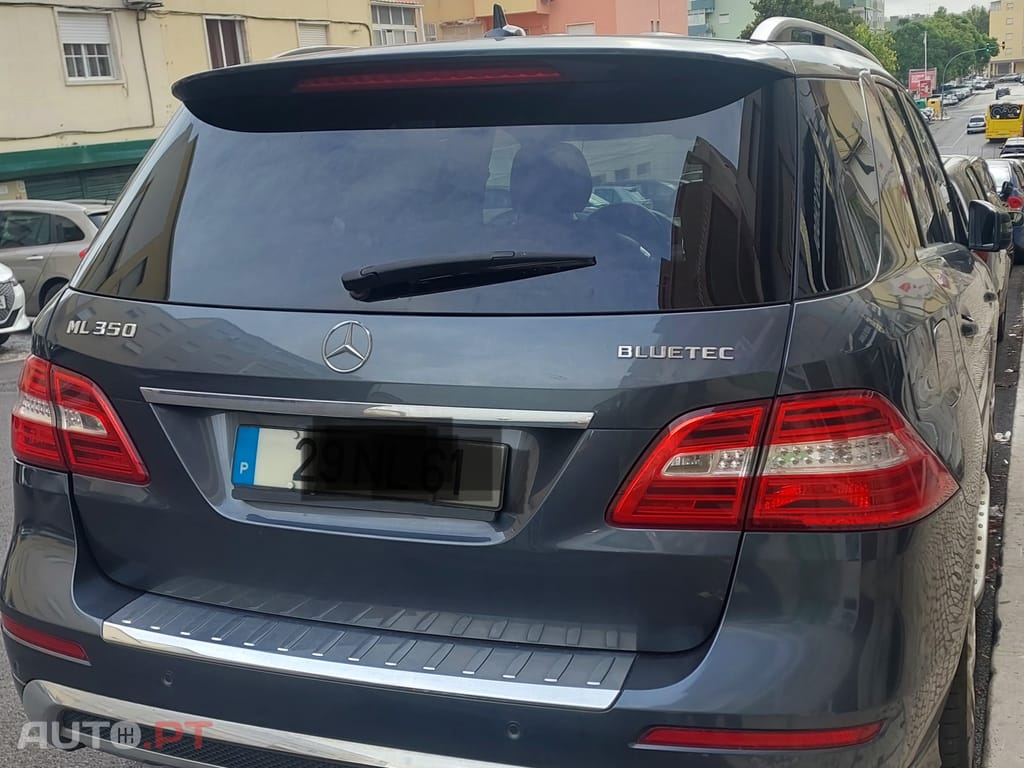 Mercedes-Benz ML 350 Mercedes-Benz ML 350 BlueTEC