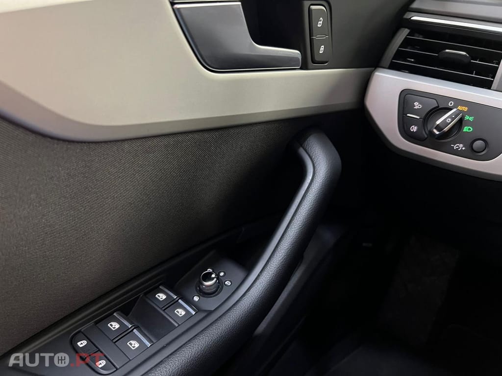Audi A4 30 TDI S tronic Avant