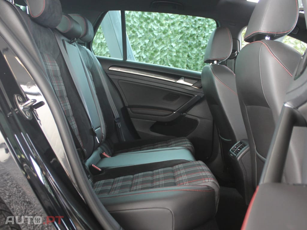 Volkswagen Golf 2.0 TSi GTi DSG Performance