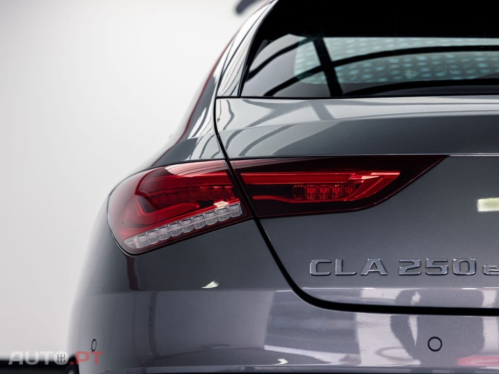 Mercedes-Benz CLA 250 e Shooting Brake AMG Line