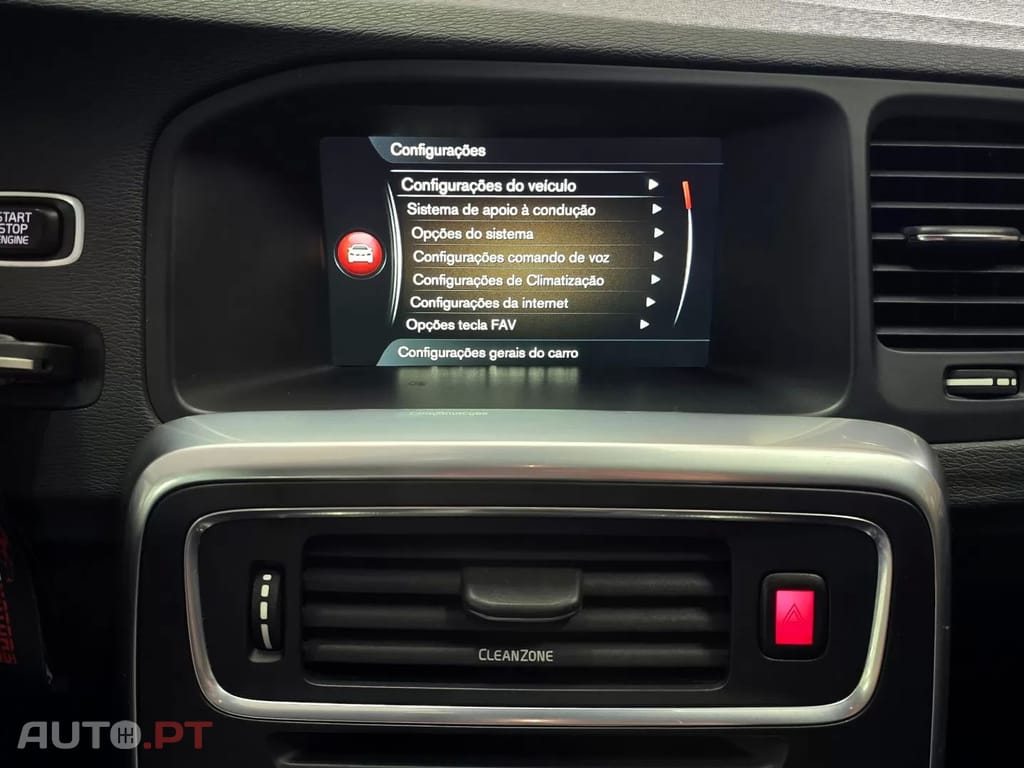 Volvo V60 Cross Country 2.0 D3 Momentum