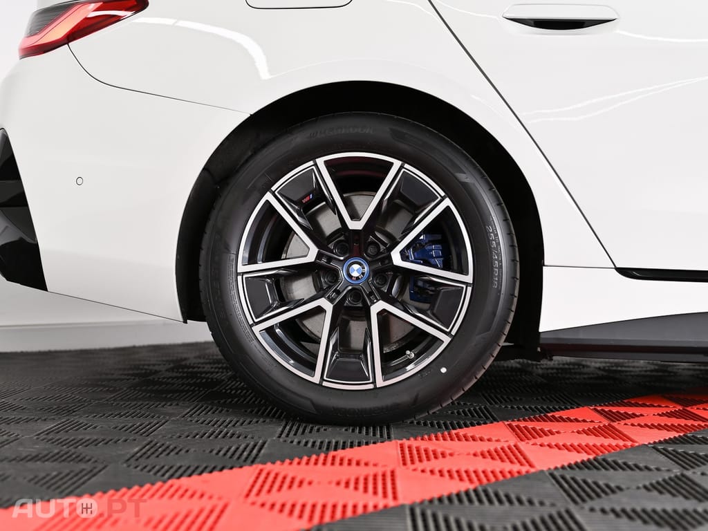 BMW i4 M50 Pack Desportivo M Pro