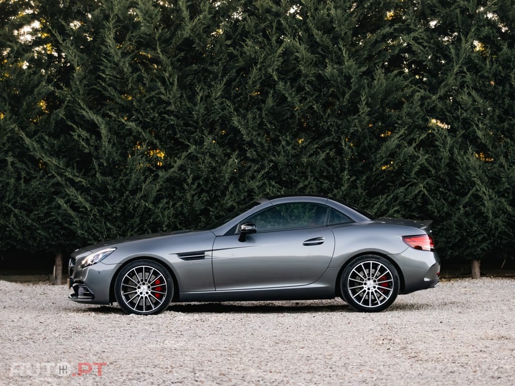 Mercedes-Benz SLC Standard