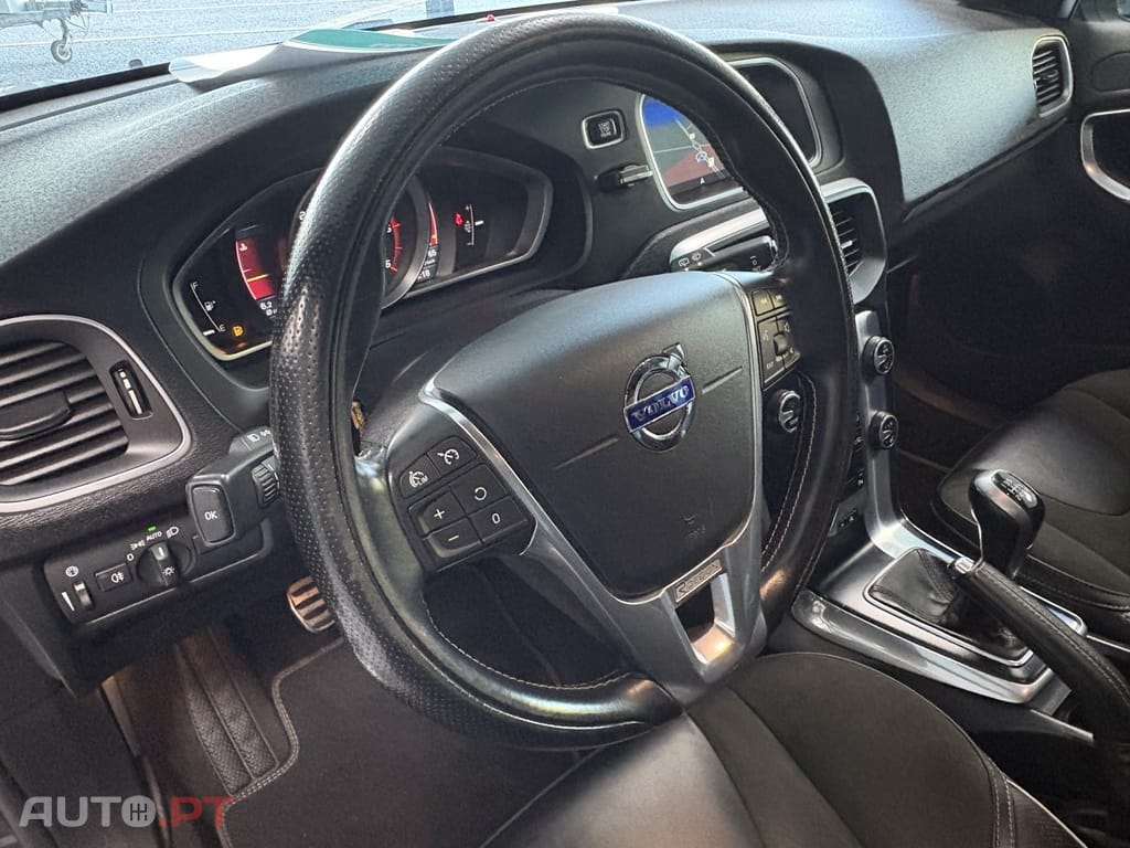 Volvo V40 2.0 D2 R-Design Momentum