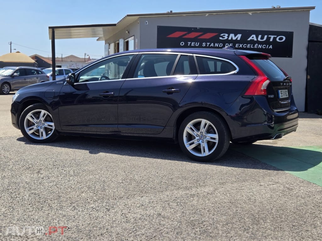 Volvo V60 2.4 D6 Momentum AWD Phev