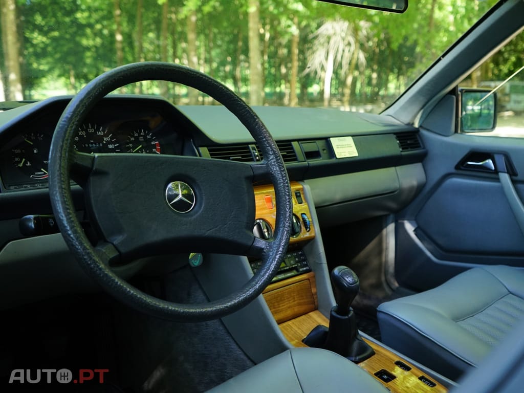 Mercedes-Benz 230 CE w124
