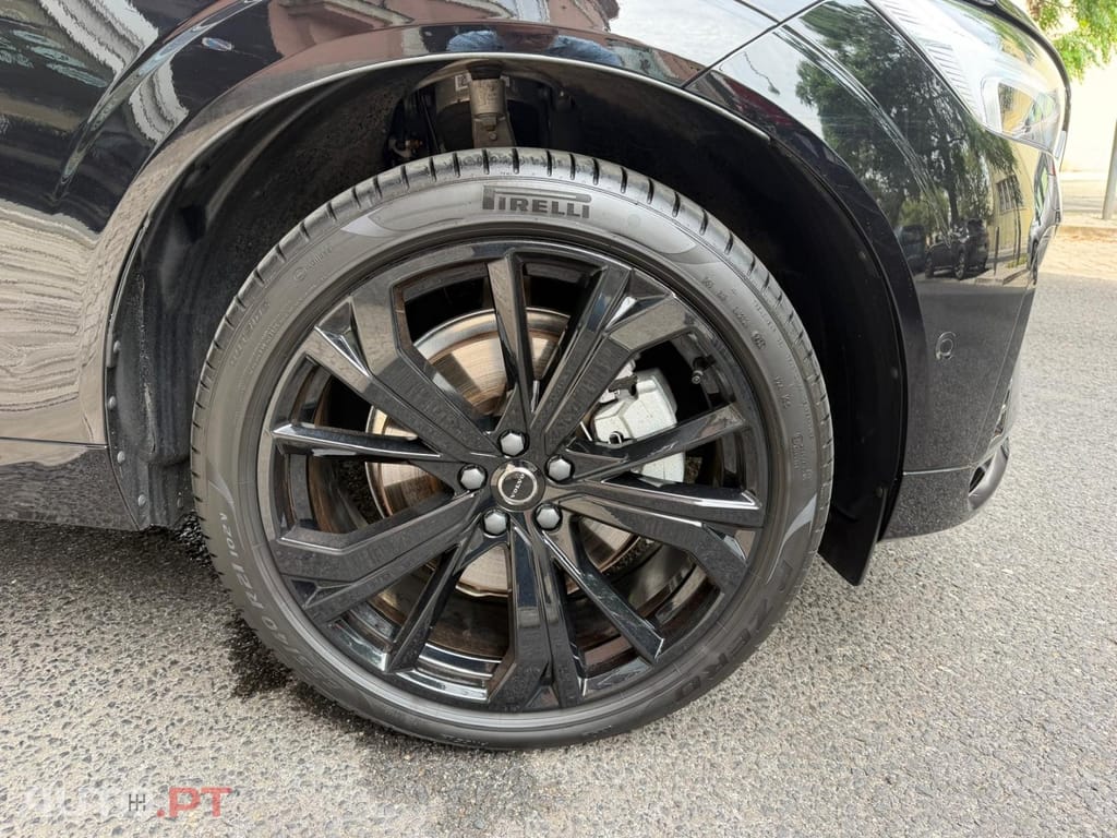 Volvo XC60 T6 AWD Recharge Plus Black Edition