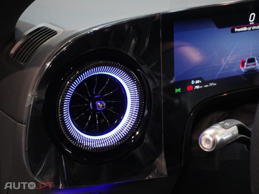 Mercedes-Benz CLA 250 com tecnologia EQ