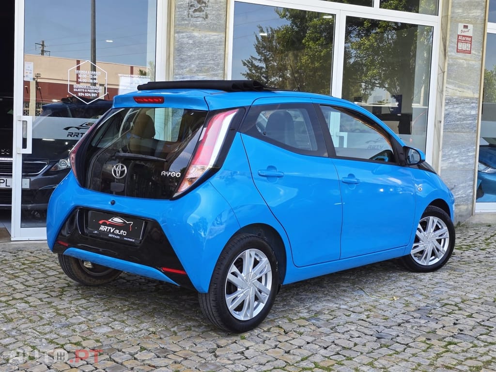 Toyota Aygo 1.0 X-Play Plus