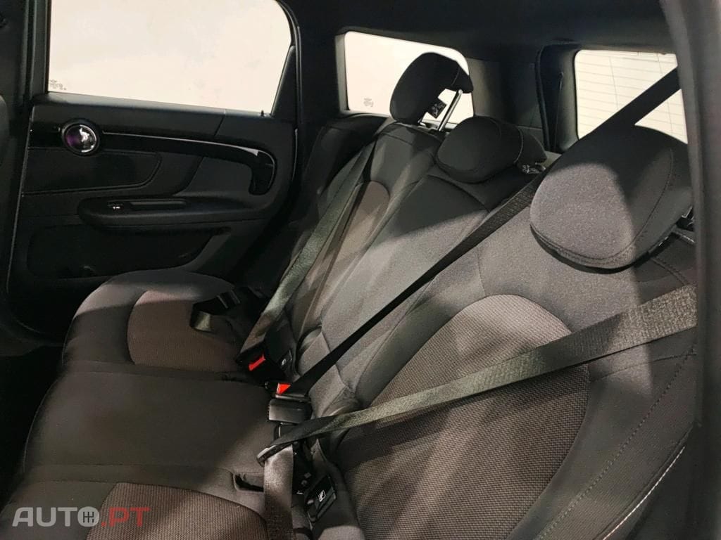 MINI Countryman Cooper SE Premium Essential Auto