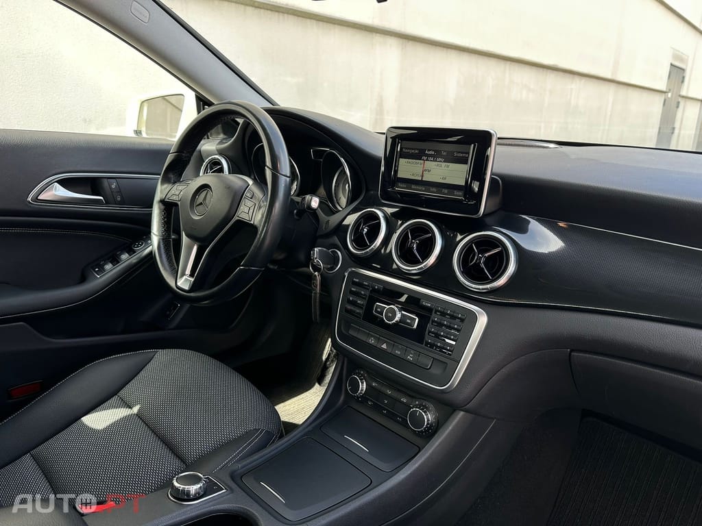 Mercedes-Benz CLA 180 d 7G-DCT Urban