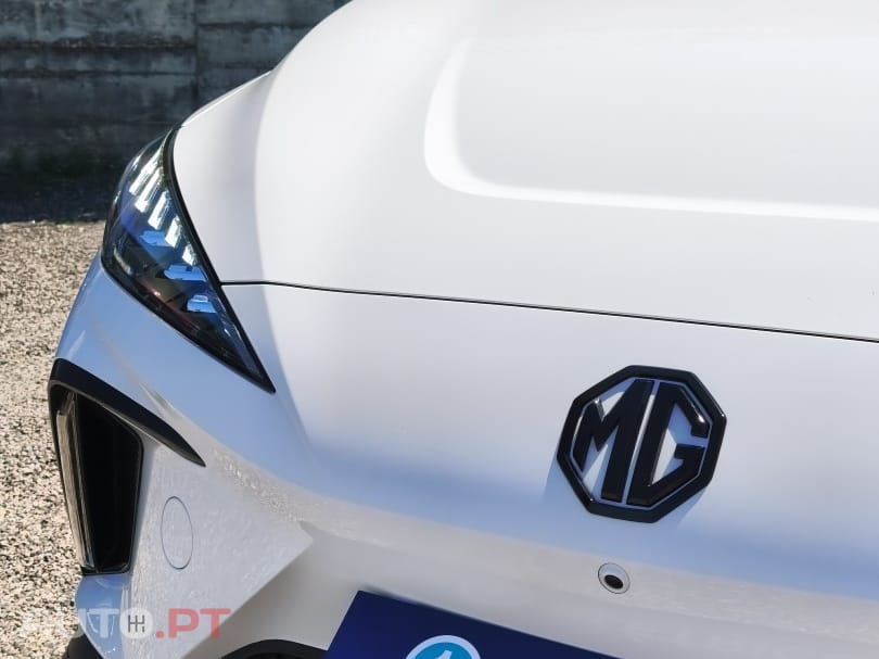 MG MG4 64 kWh Luxury — fotografia 9