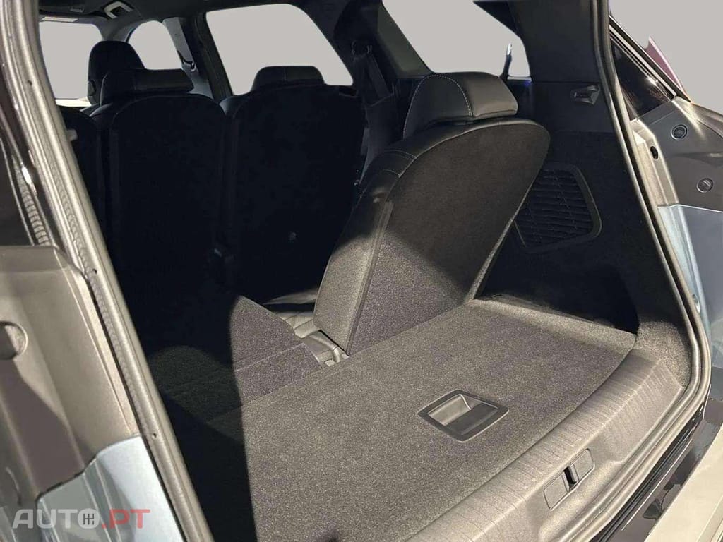Peugeot E-5008 GT