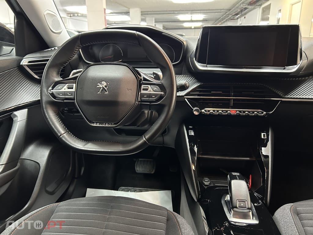 Peugeot 2008 1.2 PureTech Active EAT8