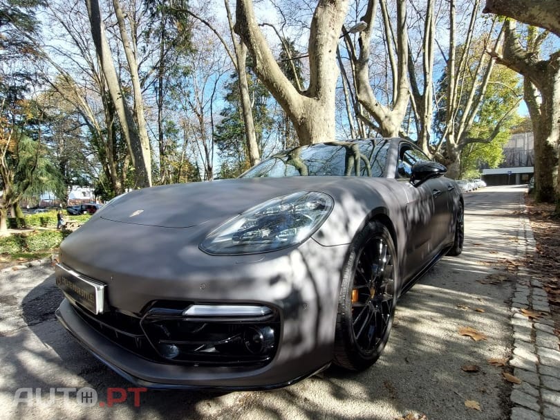 Porsche Panamera 4 E-Hybrid