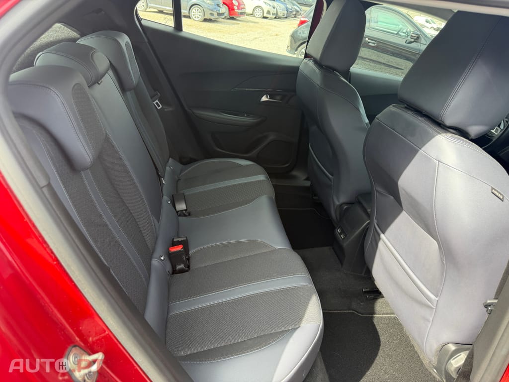 Peugeot 2008 1.2 PureTech Allure