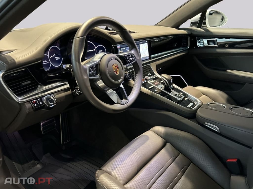 Porsche Panamera 4 E-Hybrid 