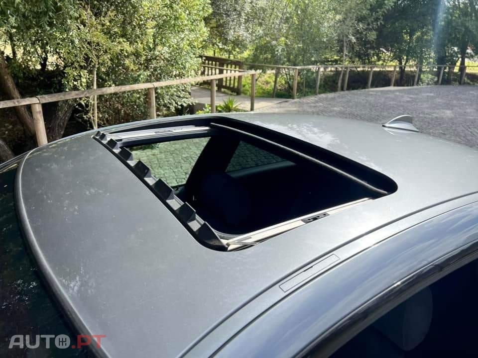 BMW 320 d Coupe Edição M Auto