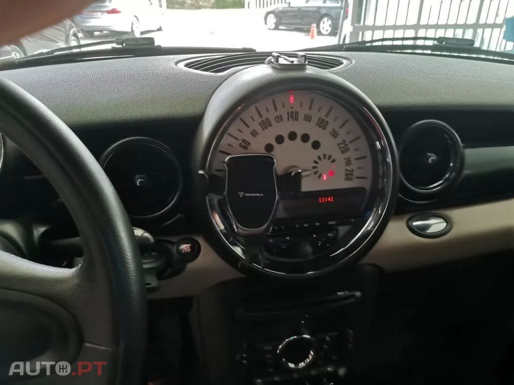 MINI Cooper D Baker Street