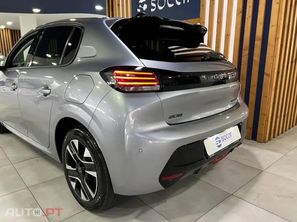 Peugeot 208 1.2 Hybrid Allure e-DCS6