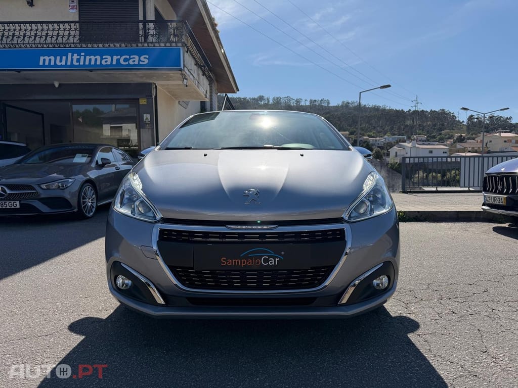 Peugeot 208 1.2 PureTech Signature