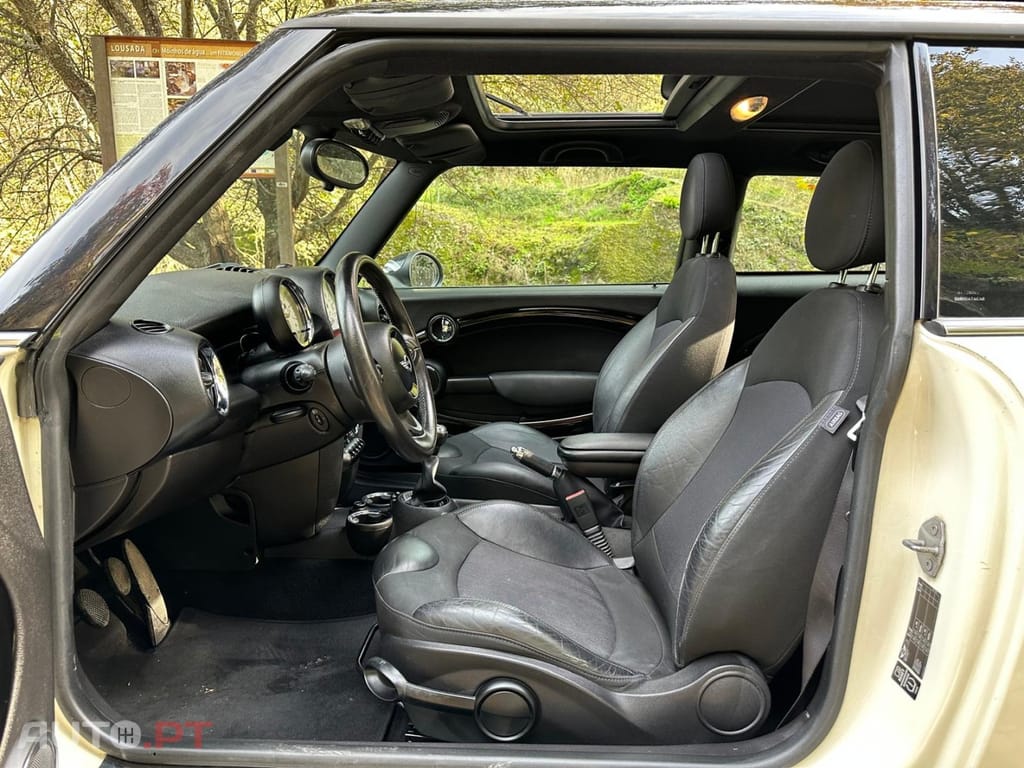 MINI Cooper Cooper D