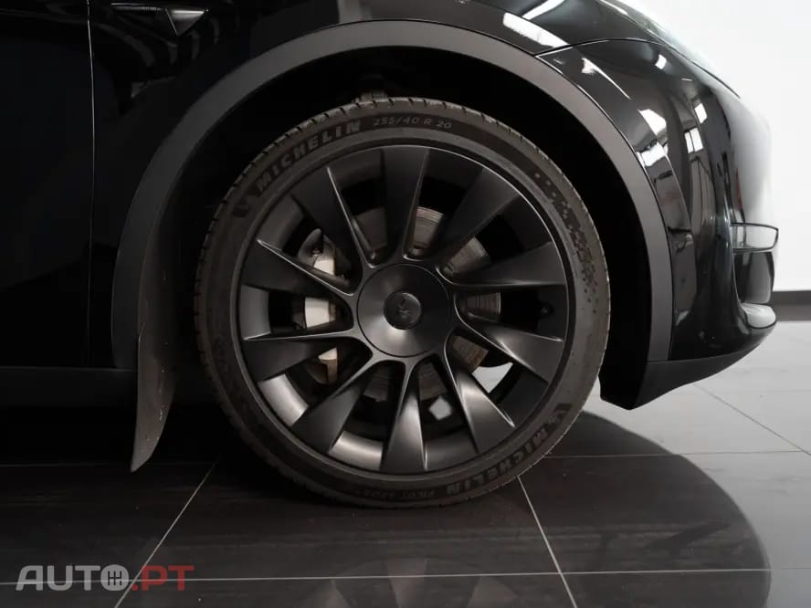 Tesla Model Y Long Range Dual Motor AWD