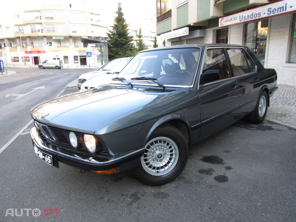 BMW 520 i E28 1983 Clássico