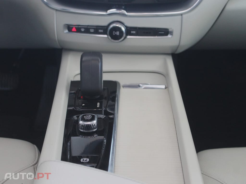 Volvo XC60 2.0 T6 PHEV Inscription Expression AWD