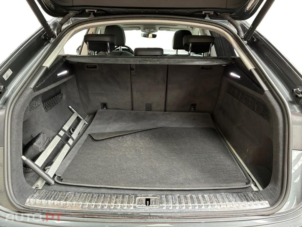 Audi Q8 55 TFSIe quattro Tiptronic Extended