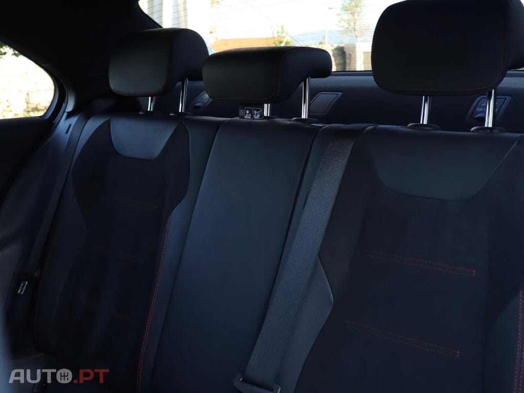 Mercedes-Benz A 250 e 8G-DCT AMG Line