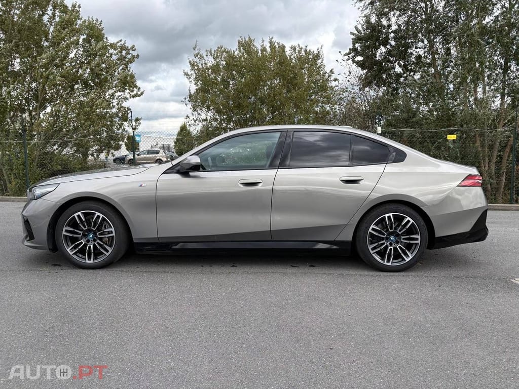 BMW i5 eDrive40