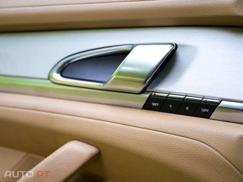 Porsche Panamera S Hybrid J19