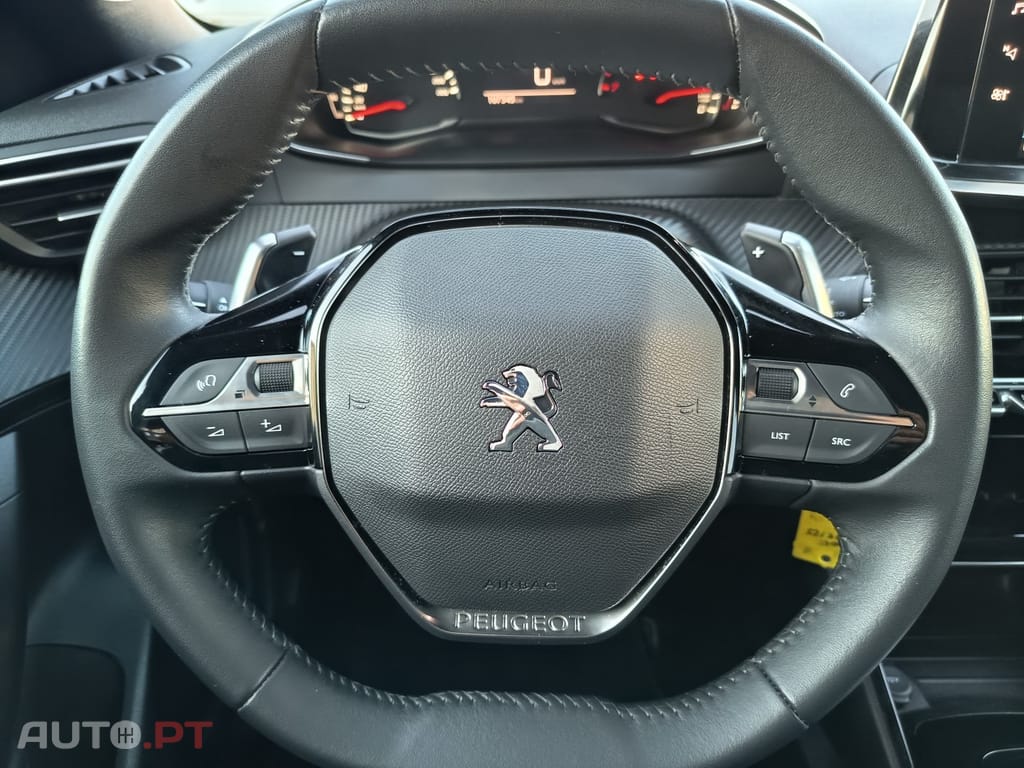 Peugeot 2008 1.2 PureTech Allure EAT8