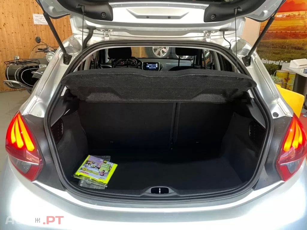 Peugeot 208 1.2 VTi SE Style