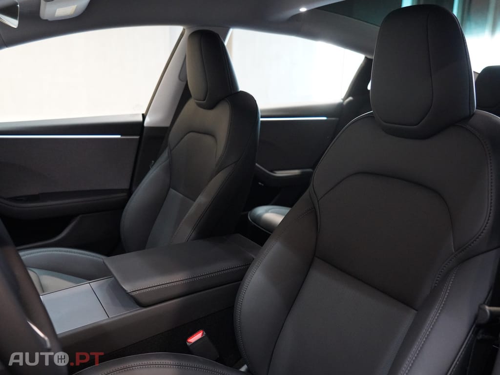 Tesla Model 3 Tração Traseira
