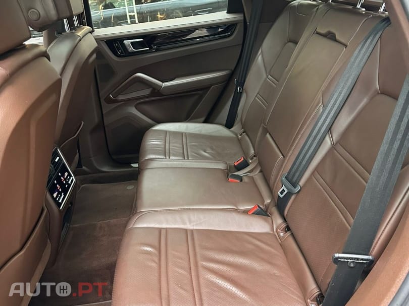 Porsche Cayenne 3.0 V6